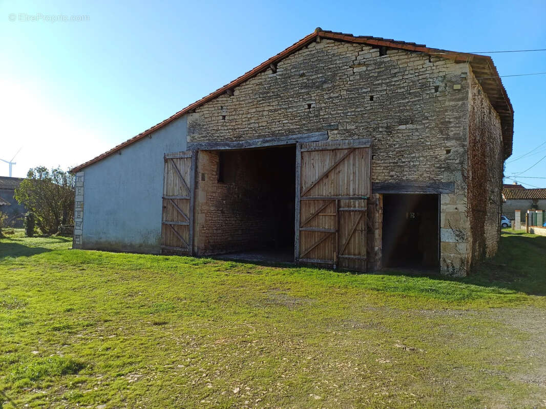 Maison à LA FAYE