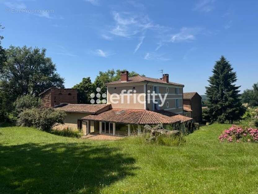 Maison à SERMENTIZON