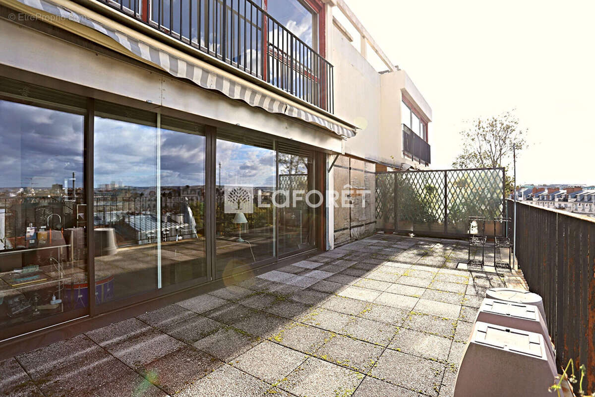 Appartement à PARIS-14E