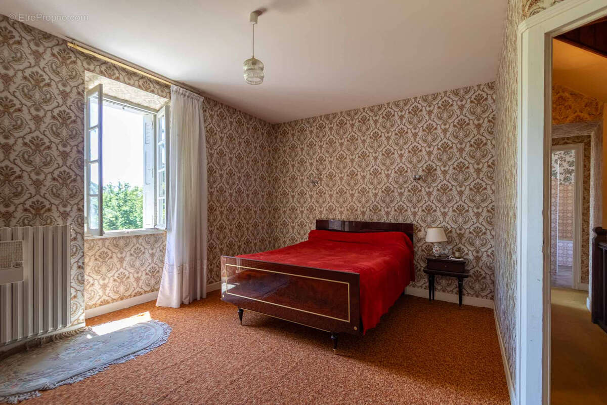 Maison à SAINT-MARTIAL-DE-NABIRAT