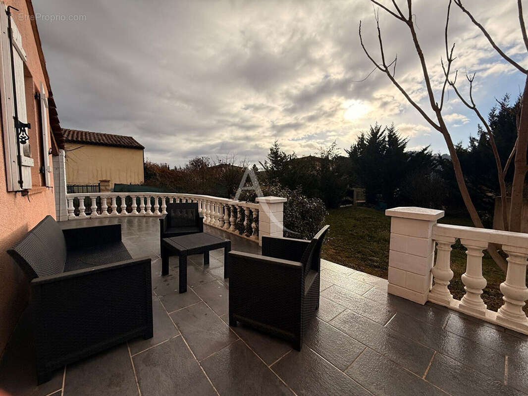 Maison à VINON-SUR-VERDON