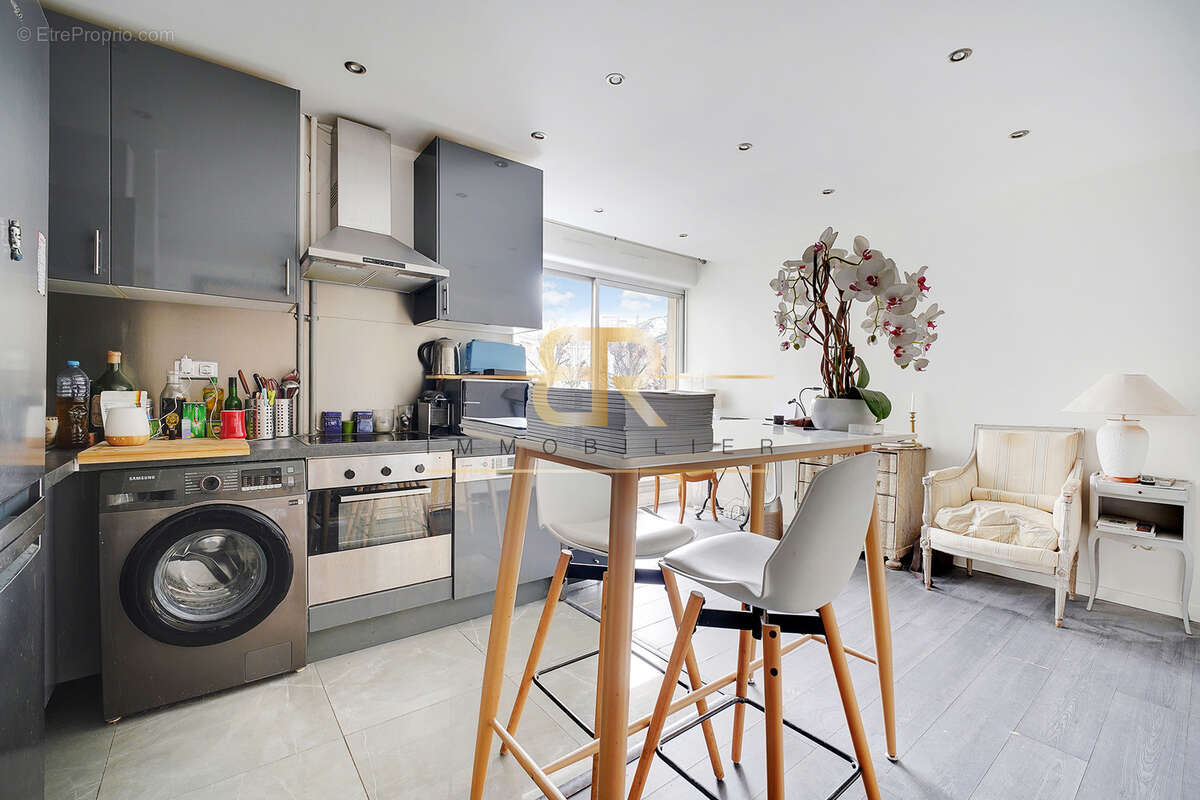 Appartement à NEUILLY-SUR-SEINE