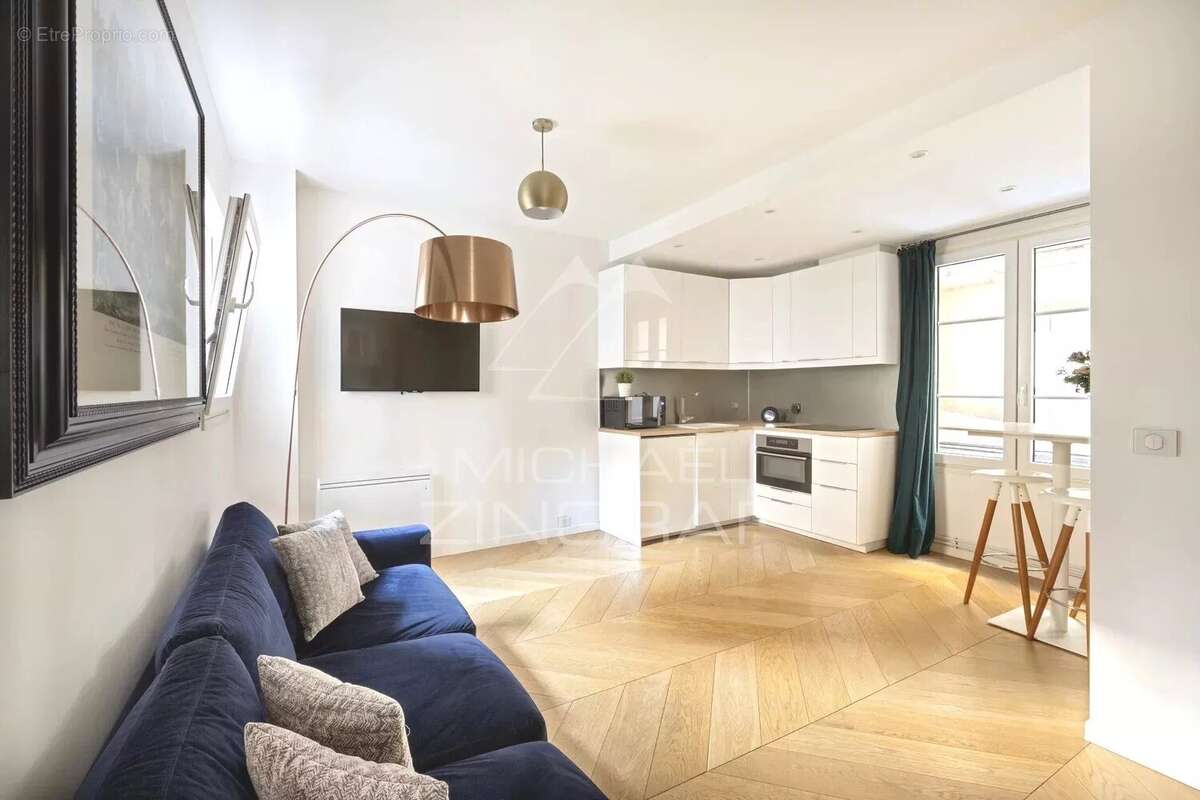 Appartement à PARIS-7E