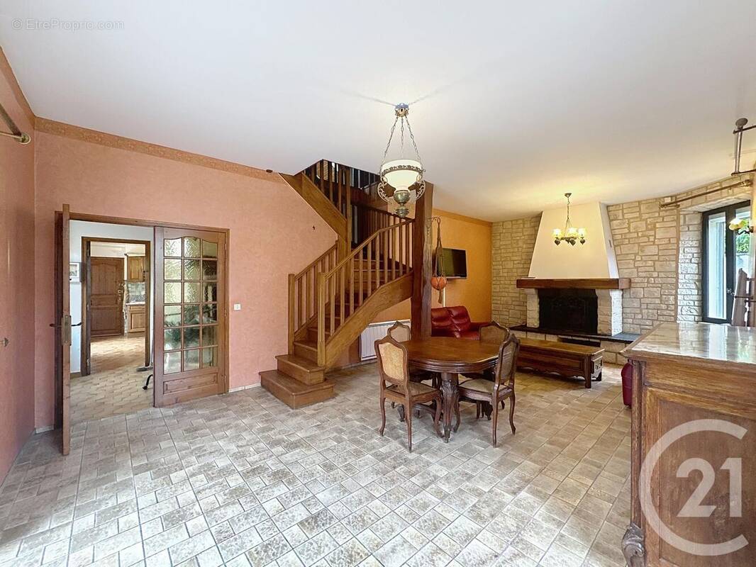 Maison à VARENNES-SUR-SEINE