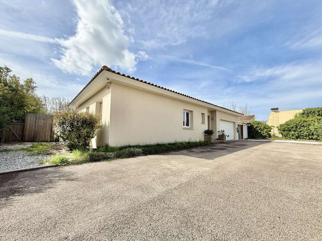 Maison à SAINT-ESTEVE