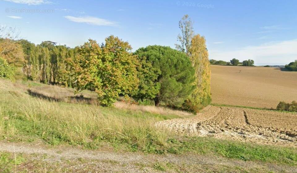Terrain à DREMIL-LAFAGE