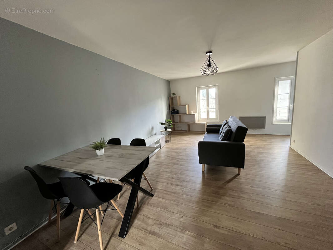 Appartement à CHALAIS