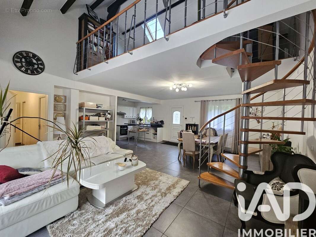 Photo 2 - Maison à SAINT-CYR-SUR-MORIN