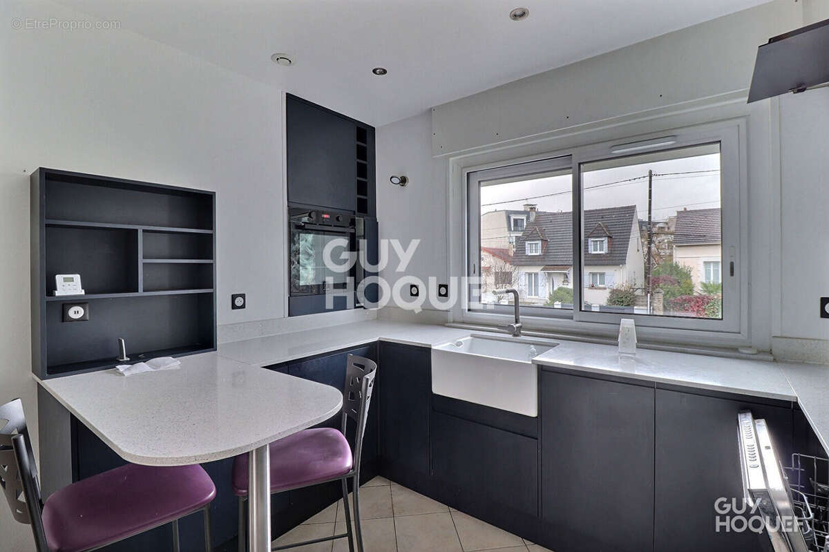 Maison à SAINTE-GENEVIEVE-DES-BOIS