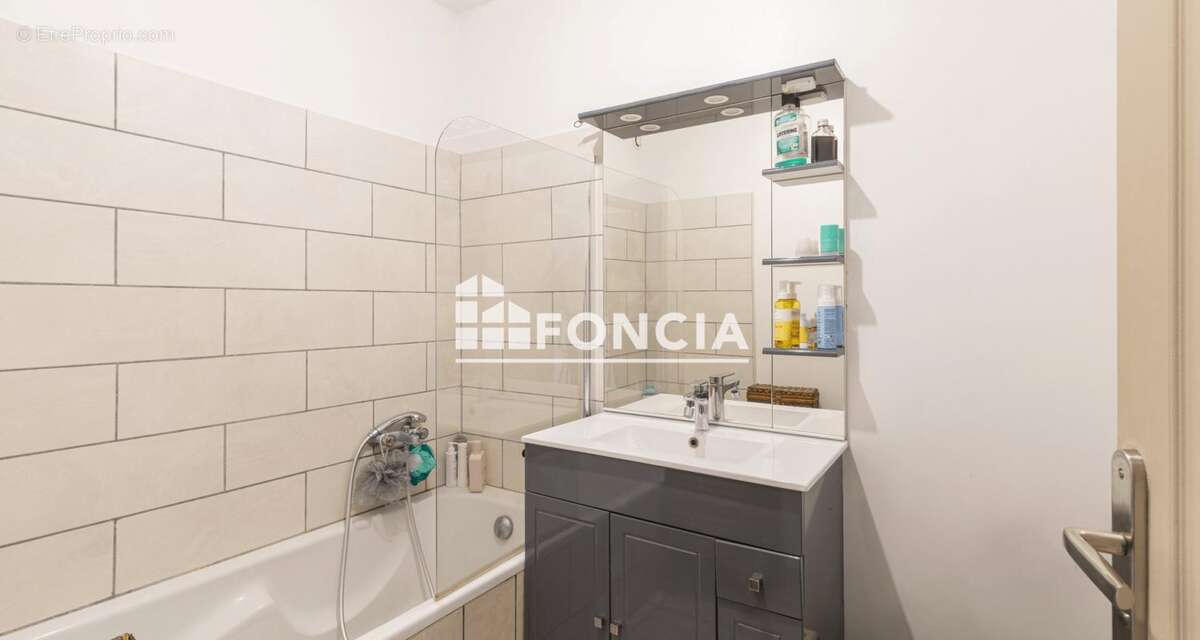 Appartement à PORT-DE-BOUC