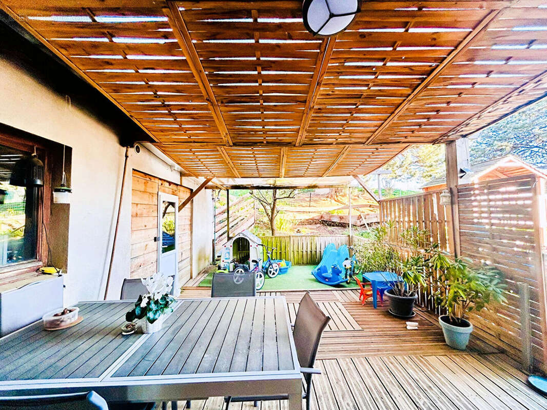 Maison à SAINT-DENIS-DE-CABANNE