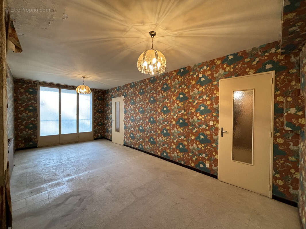 Appartement à BESSAN