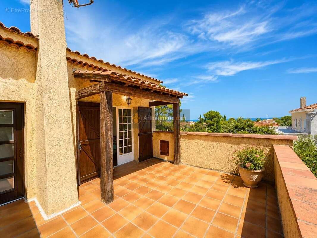 Maison à FREJUS