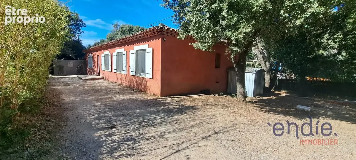 ST ANASTASIE villa plain pied 4 chambres et bureau sur 1500 m² - photo 2