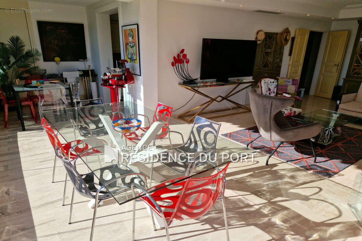 Appartement à MANDELIEU-LA-NAPOULE