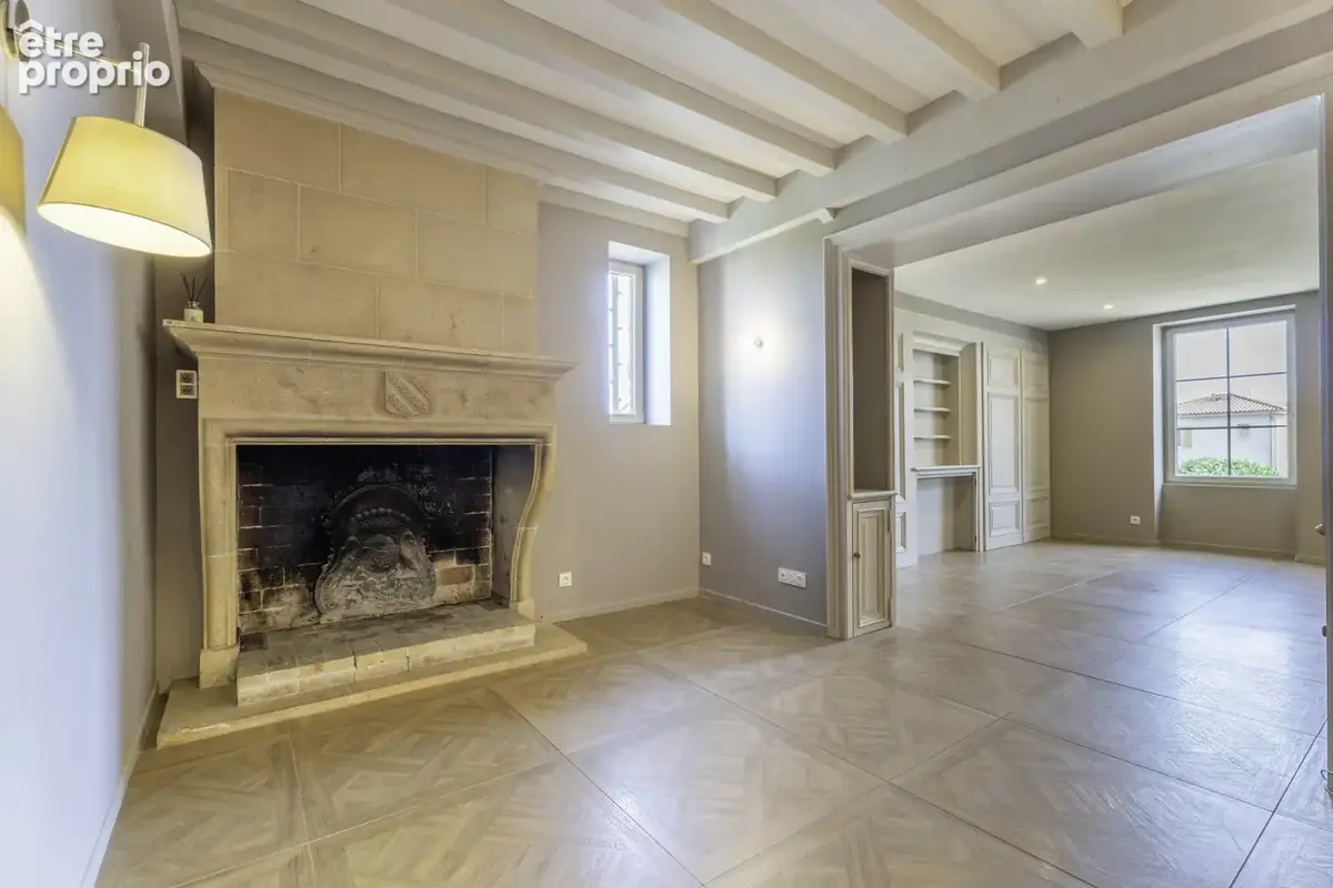 Au cœur de Lachassagne   Élégante maison bourgeoise avec jardin piscinable - secteur sécurisé - photo 7