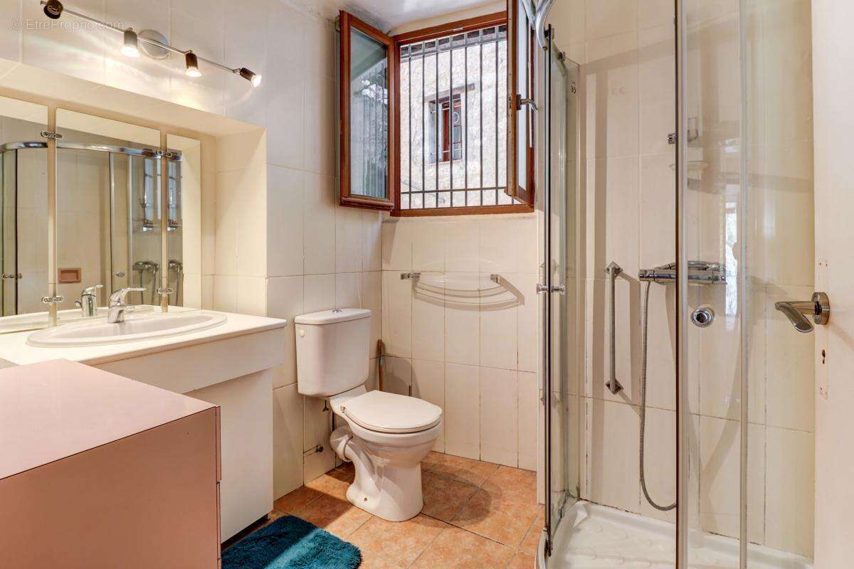 Appartement à PEILLON