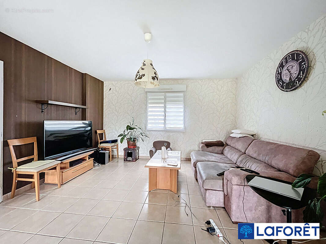 Maison à IS-SUR-TILLE