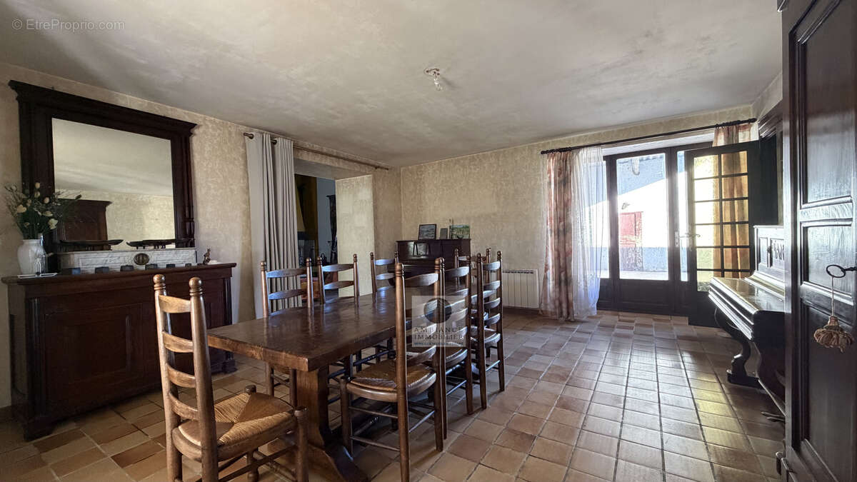 Maison à CHATEAUNEUF-SUR-ISERE