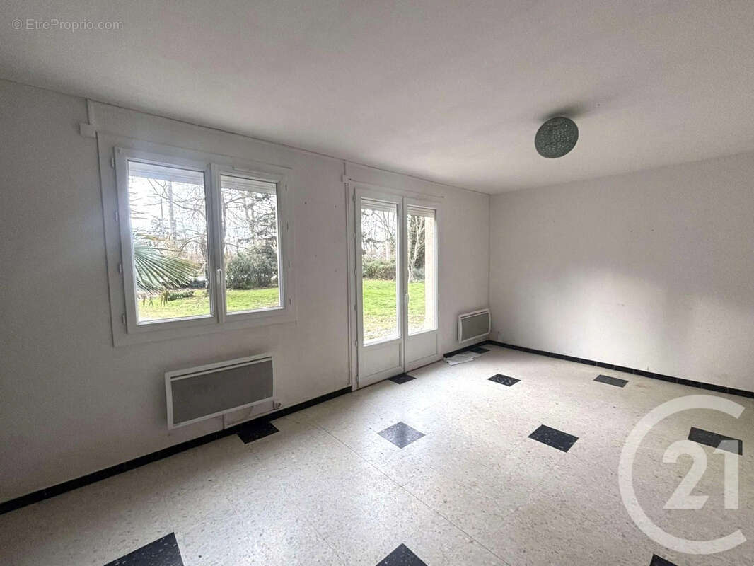 Maison à MONTESQUIEU-VOLVESTRE