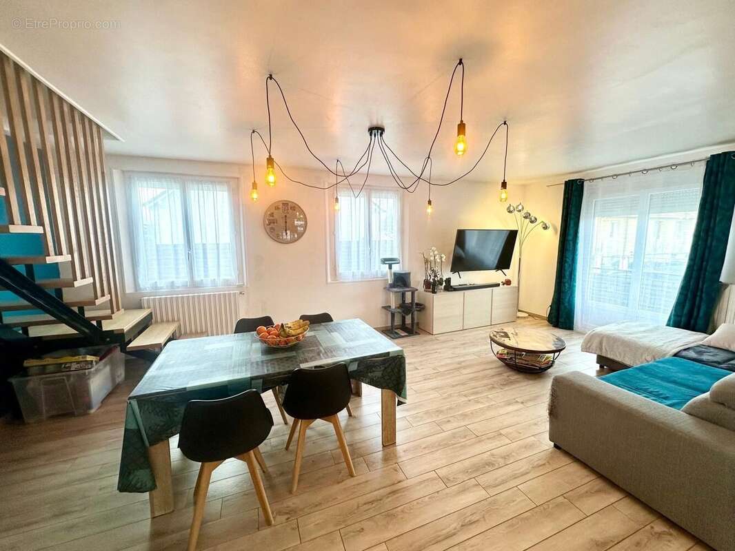 Maison à LE CHATELET-EN-BRIE