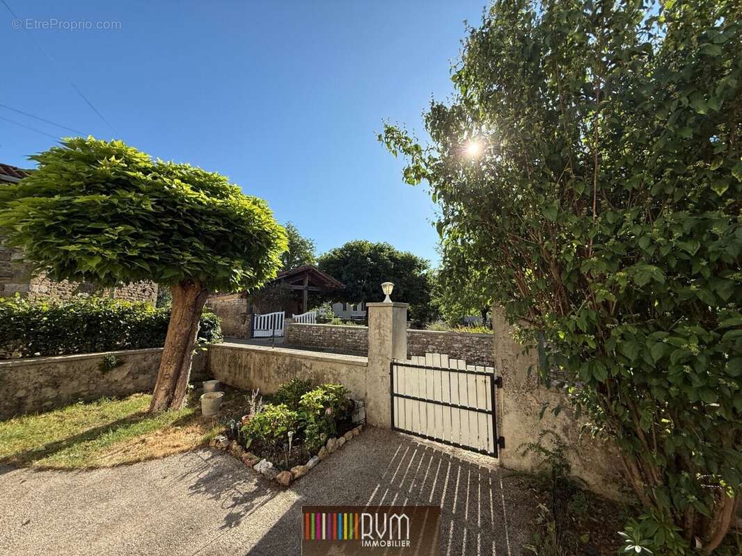 Maison 227 m² à Villereversure  - photo 3