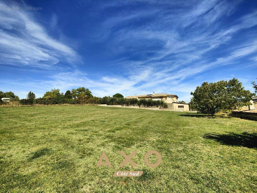 Terrain à VALENSOLE