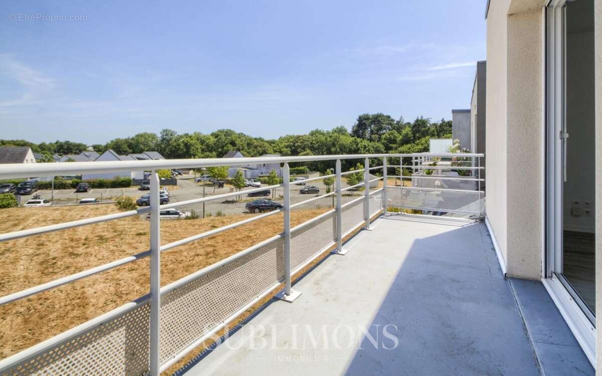 PLOEREN -- Dernier Étage Lumineux T2 de 51 m² proche Bourg av - photo 2