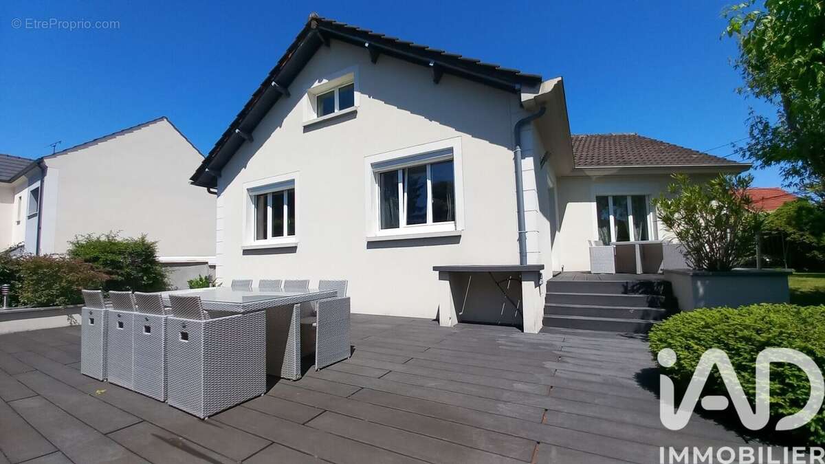 Maison 157 m² à Champs-Sur-Marne  - photo 5