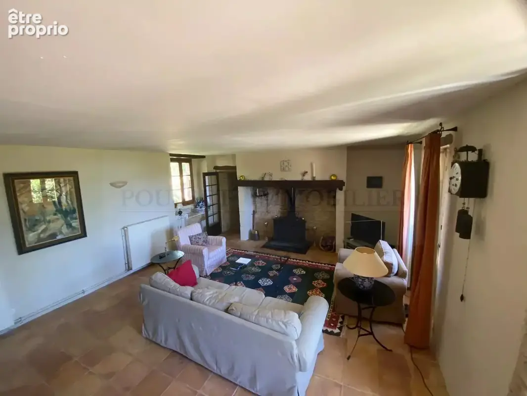 Superbe propriété en pierre avec gîte, piscine et dépendances au cœur de la vallée du Lot - photo 8