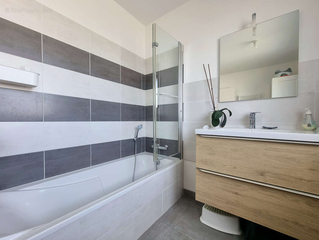 Maison à SAINT-ERBLON