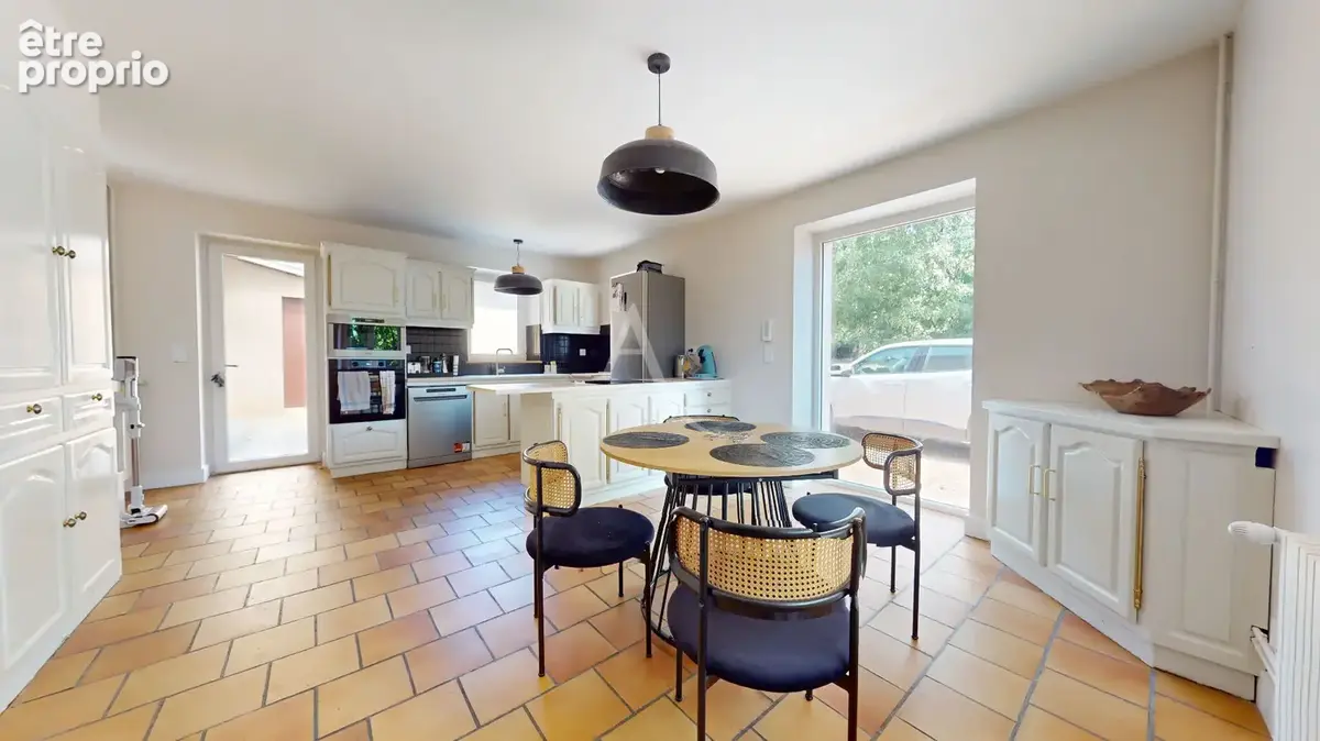 Valence en poitou - longere renovee - 3 chambres - grand garage - jardin - photo 8