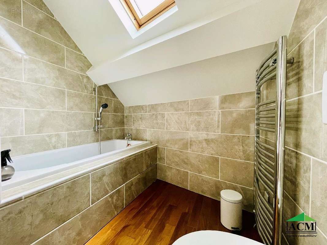 Maison à MERY-SUR-OISE