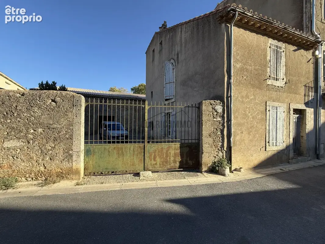 Maison de village avec extérieur, dépendances et grande remise - photo 1