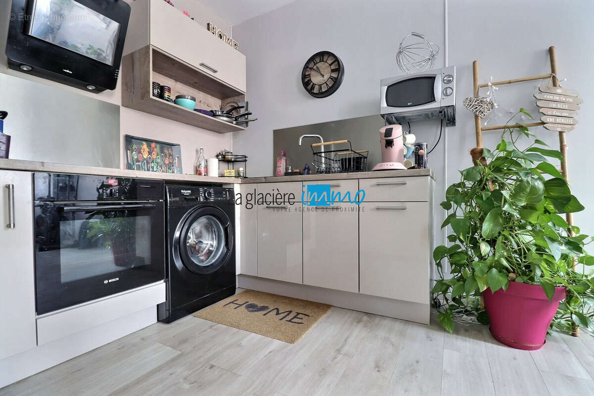 Maison à VIC-LE-COMTE