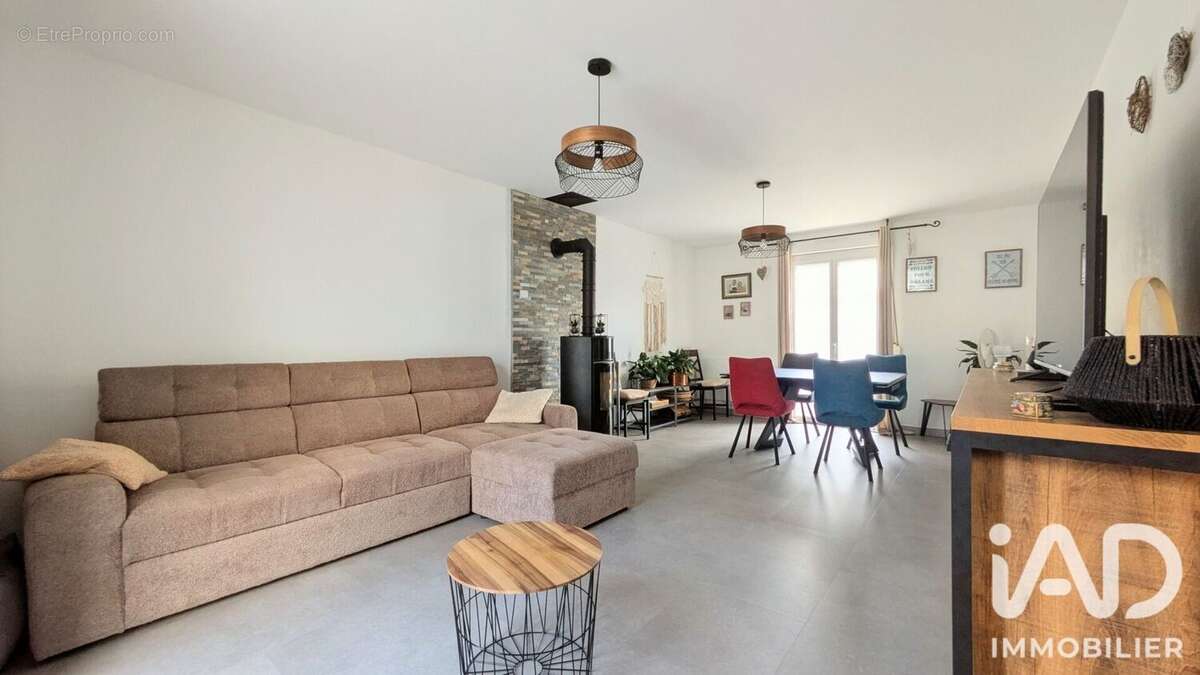 Maison 114 m² à Fromelennes  - photo 2