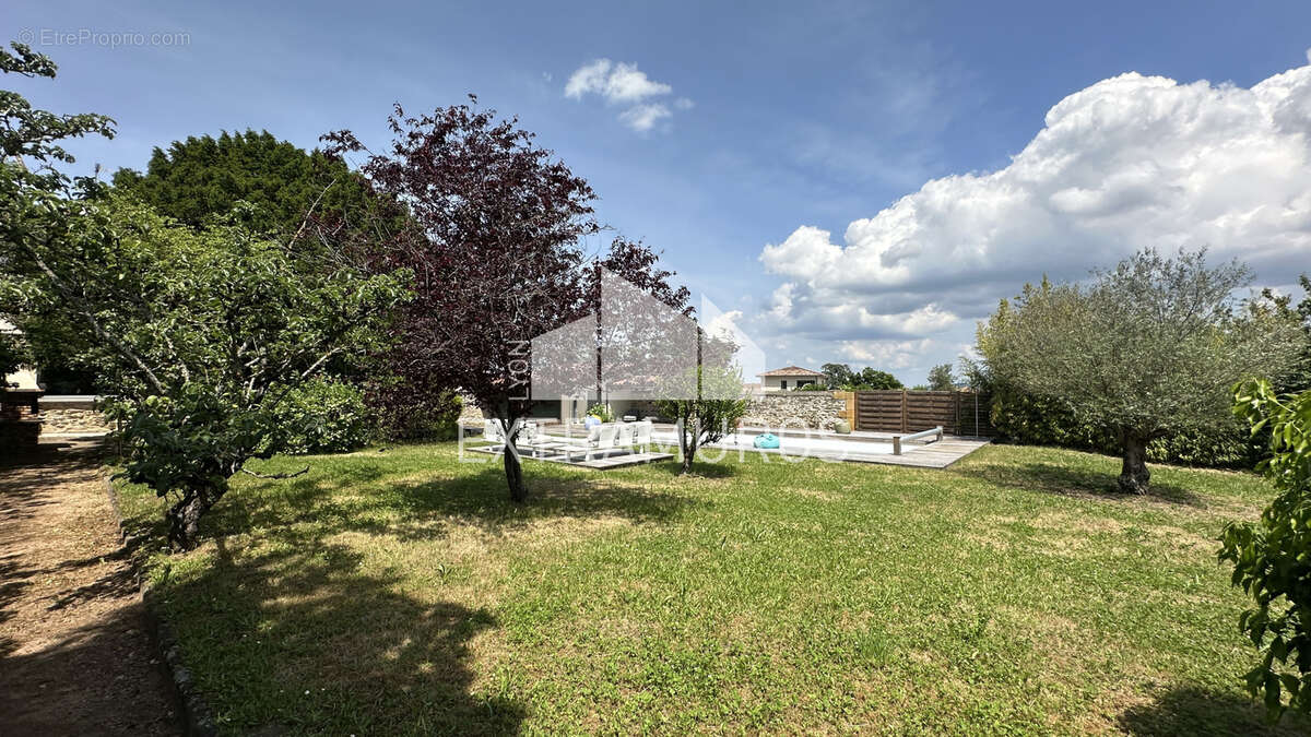 Maison à FLEURIEUX-SUR-L'ARBRESLE