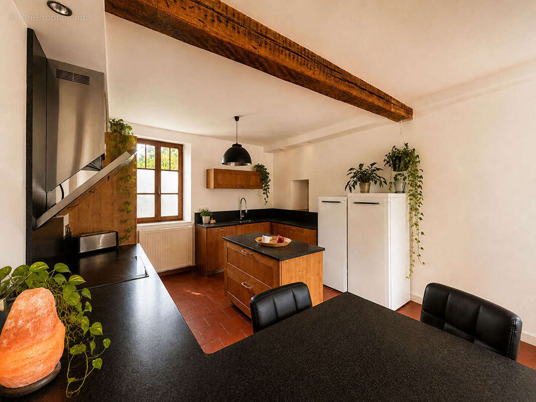 Magnifique propriété en pierres avec gîte, dépendances et potentiel équestre - photo 6