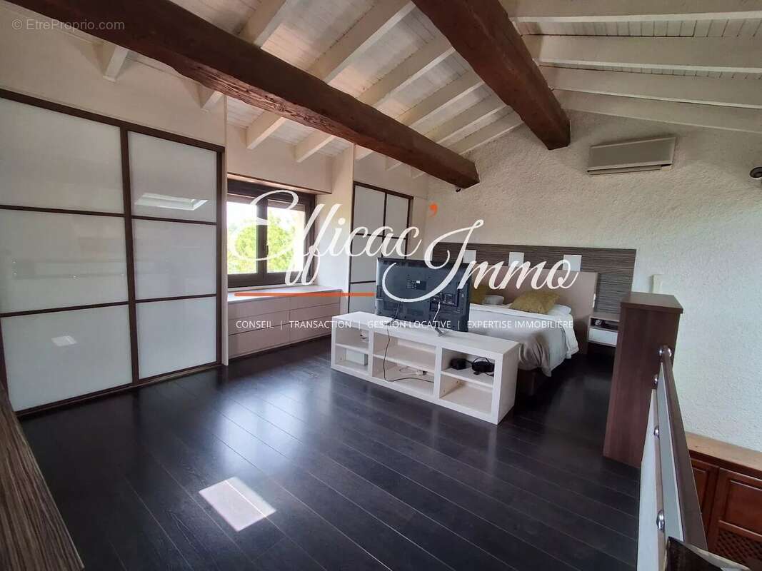 Maison 6P sur terrain de 2100m² avec piscine et dépendance - photo 11