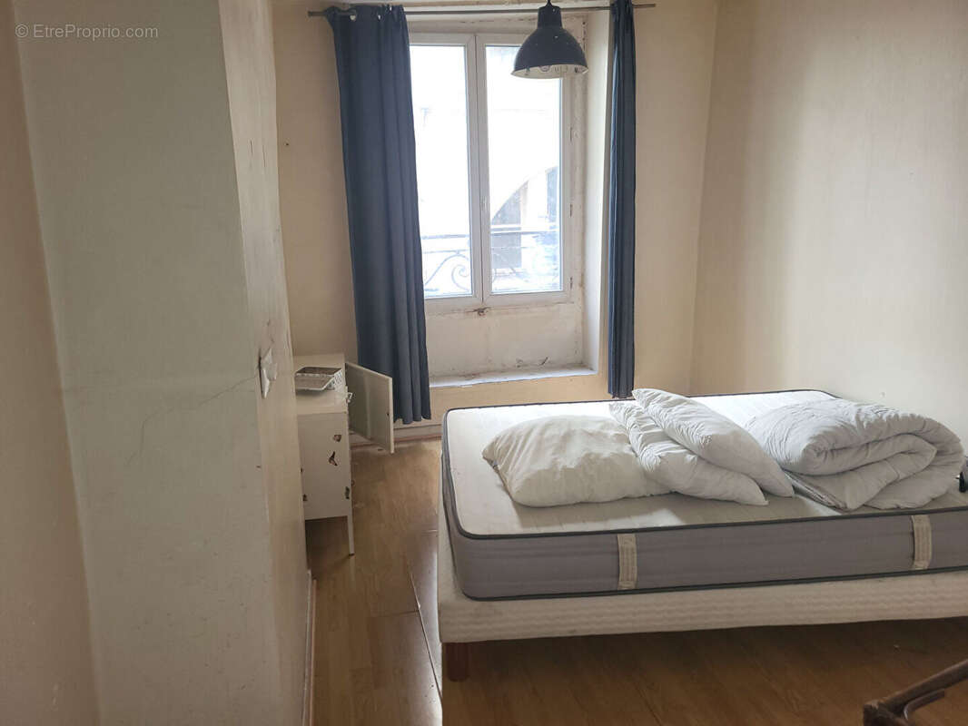 secteur Chatelet Montorgueil ,au 1 er étage  3 piece a rénover - photo 2