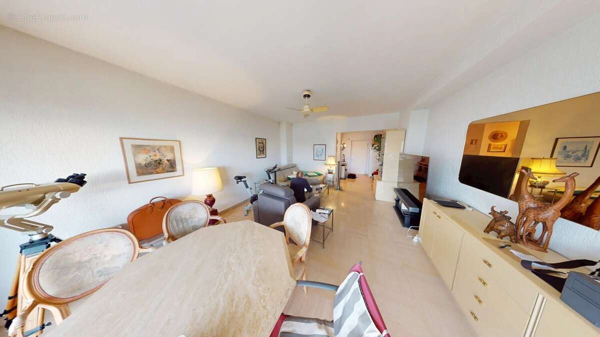 Appartement à VILLENEUVE-LOUBET