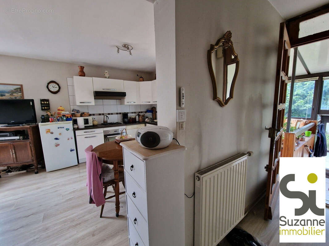 Maison 80 m² à Viriville  - photo 8