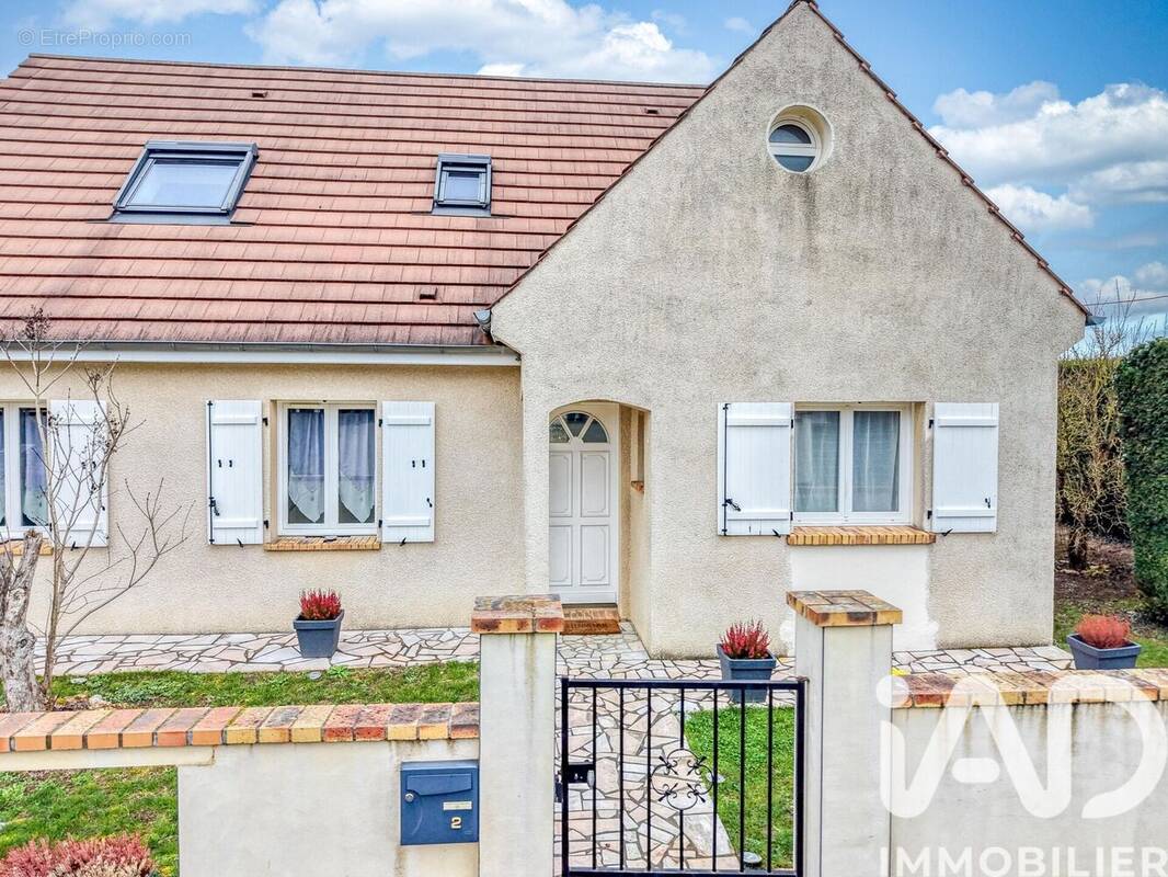 Photo 1 - Maison à ESBLY