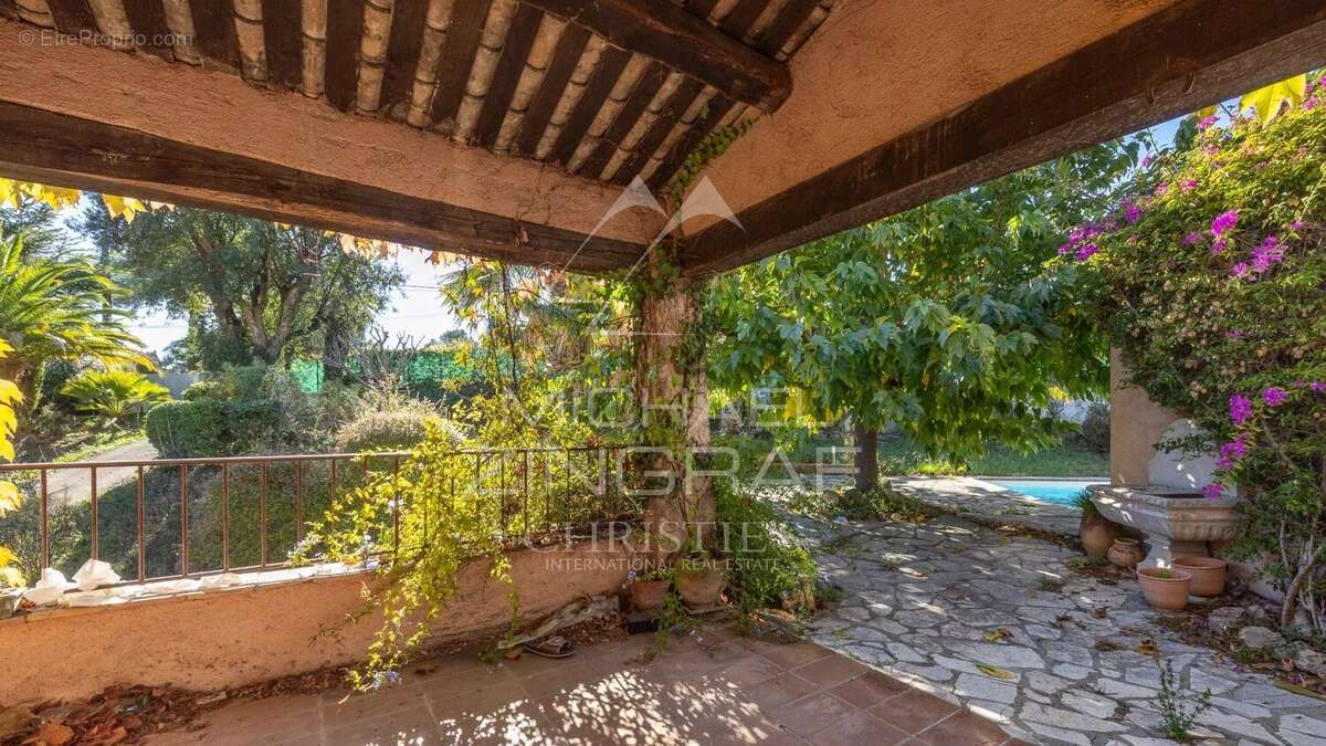 Maison à MANDELIEU-LA-NAPOULE