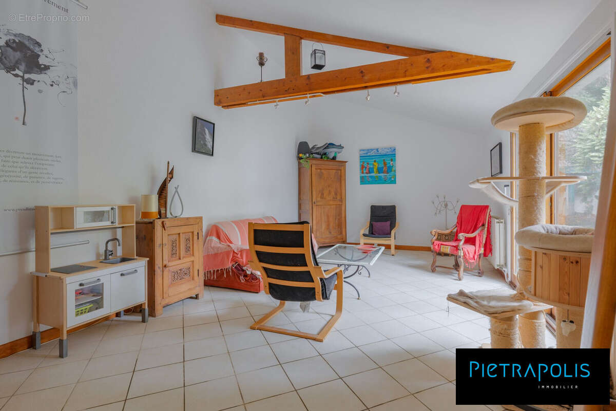 Maison à GENAY