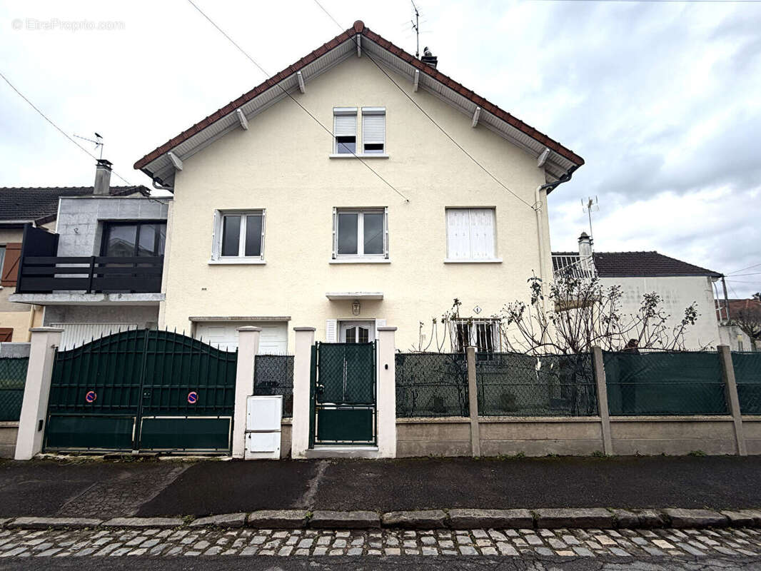 Maison à SAVIGNY-SUR-ORGE