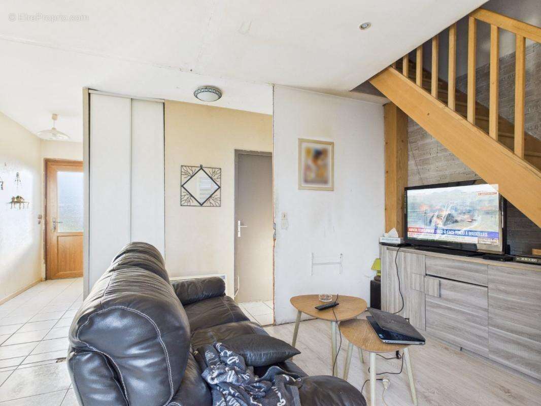 Maison à MESNIL-BRUNTEL