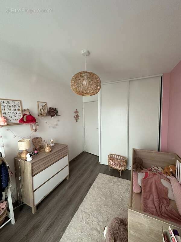 Appartement à MEYZIEU
