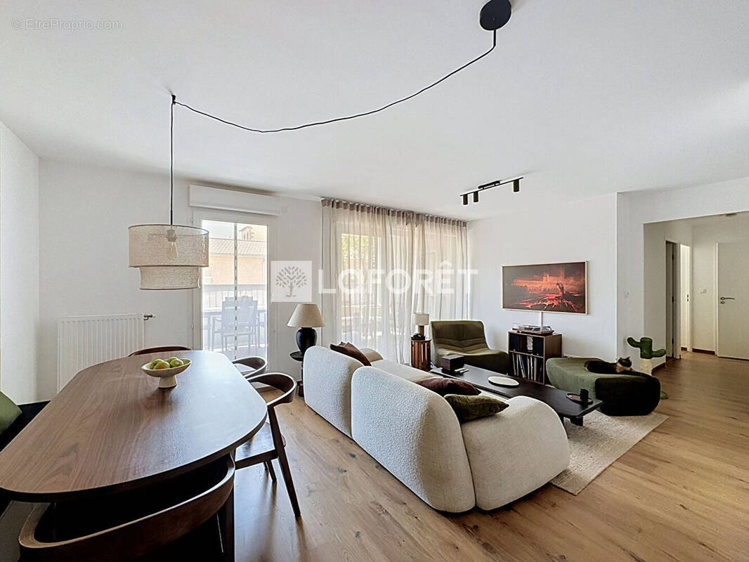 Appartement à L'ARBRESLE