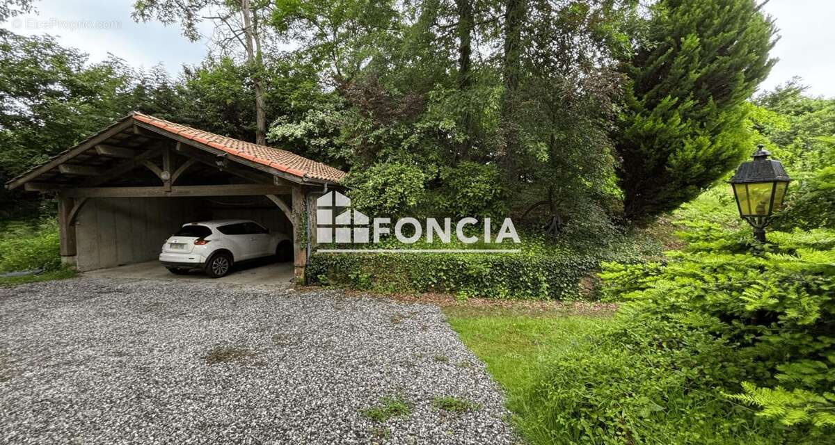 Maison à SAINT-PIERRE-DU-MONT